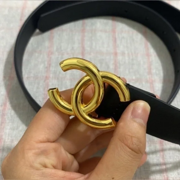 CHANEL Black Leather Belt with Gold Interlocking CC Buckle - Picture 3 of 4